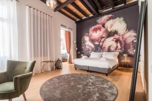 Een zitgedeelte bij Blooms Botanical Rooms