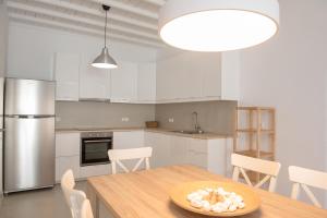 Kuchyňa alebo kuchynka v ubytovaní Nireas Apartments Mykonos Downtown