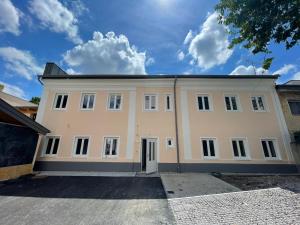 Budova, v ktorej sa apartmánový hotel nachádza