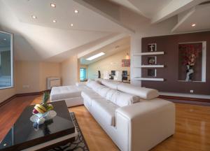 Un lugar para sentarse en Skyline Penthouse Budva