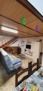 TV a/nebo společenská místnost v ubytování Casa Rural EL PUENTE