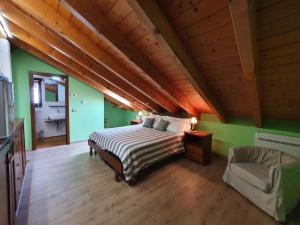 Llit o llits en una habitació de I Scalitt by Quokka 360 - Como Lake typical house in the fishing village