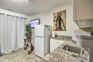 Studio 1 Mi to Main Street Great for Couples