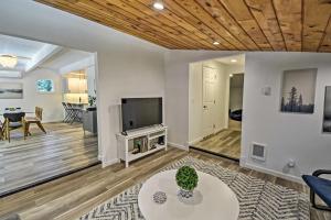 Gallery image of Quaint Lake Cushman Cottage with Private Access! in Hoodsport