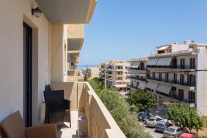 Balkón alebo terasa v ubytovaní ''Armens luxury home'' 3 minutes from the beach by foot