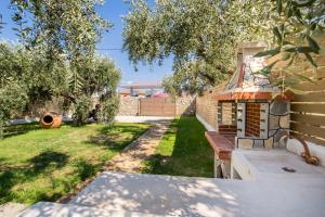 A garden outside Villa 4 you iliopetra