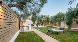 A garden outside Villa 4 you iliopetra