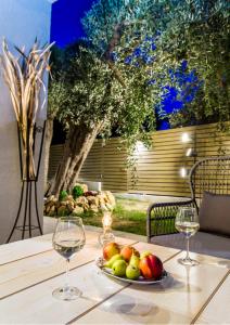 Villa 4 you iliopetra italokat is kínál