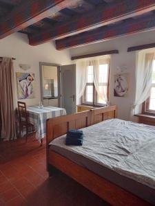 Postel nebo postele na pokoji v ubytování Renaissance Vintage Apartment A3