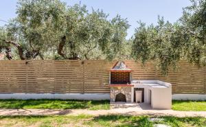 A garden outside Villa 4 you iliopetra