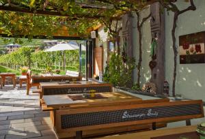 Taman di luar Weingut Donabaum "In der Spitz"