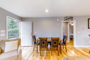 Φωτογραφία από το άλμπουμ του Koeve's Cove σε Dandridge