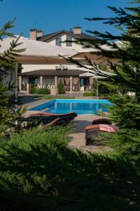 Gallery image of Oasis family apartments in Sanzhiyka