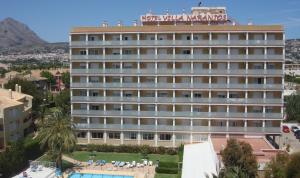 Nespecifikovaný výhled na hory nebo výhled na hory při pohledu z hotelu