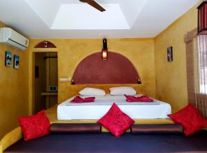 Postel nebo postele na pokoji v ubytování Islandlife Bungalows + 37 fotografií