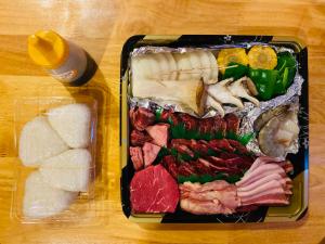 山林小屋内部或周边提供的食物
