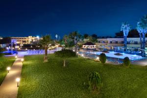 Bazén v ubytování Olive Garden Hotel nebo v jeho okolí