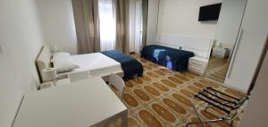 A television and/or entertainment centre at B&B IONIO