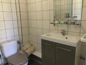 Bilik mandi di Le matru +8 gambar