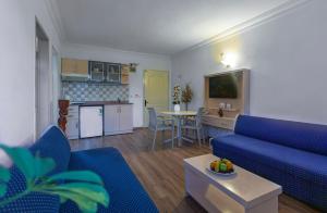 Kuchyň nebo kuchyňský kout v ubytování Angora Apart Hotel