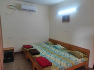 Gallery image of Raikar Guest House in Bogmolo