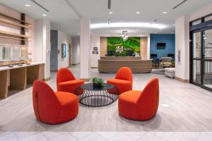 Posezení v ubytování EVEN Hotels - Shenandoah - The Woodlands by IHG