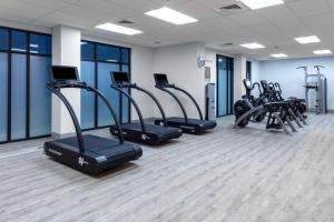 Fitness centrum a/nebo fitness zařízení v ubytování EVEN Hotels - Shenandoah - The Woodlands by IHG