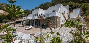 Gallery image of ELaiolithos Luxury Retreat Hotel & Suites - Adults Only in Khalkíon