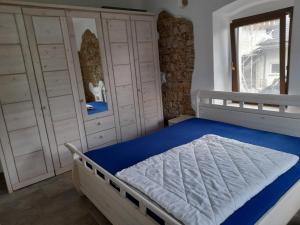 Ένα ή περισσότερα κρεβάτια σε δωμάτιο στο Monteurwohnung SAN