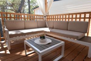 Galerija fotografija objekta Mobile Homes Sara - Camping Baško Polje , Adriatic , Dalmatia u Baškoj vodi