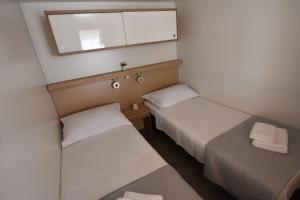 Galerija fotografija objekta Mobile Homes Sara - Camping Baško Polje , Adriatic , Dalmatia u Baškoj vodi