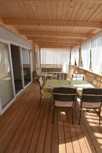 Galerija fotografija objekta Mobile Homes Sara - Camping Baško Polje , Adriatic , Dalmatia u Baškoj vodi