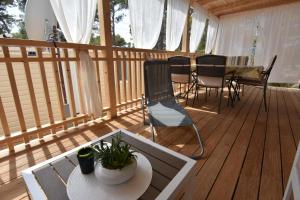 Galerija fotografija objekta Mobile Homes Sara - Camping Baško Polje , Adriatic , Dalmatia u Baškoj vodi
