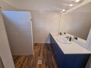 Et badeværelse på Vintage Resort