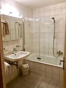 Koupelna v ubytování Gasthof PANORAMA