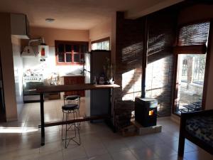 Köök või kööginurk majutusasutuses Cabañas Ascochinga