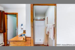 Fotografie z fotogalerie ubytování Backwoods Lodge v destinaci Cantwell + 37 fotografií
