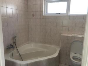 Holiday Home in Harderwijk near Veluwemeer的一间浴室