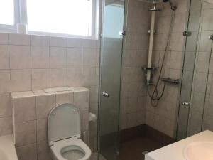Holiday Home in Harderwijk near Veluwemeer的一间浴室