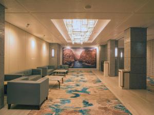 Boulevard Hotel Oman的休息区