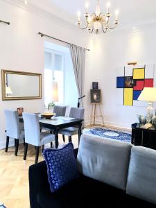 Posezení v ubytování MONDRIAN Luxury Suites & Apartments Old Town