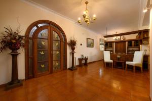 Posedenie v ubytovaní Grand Villa Roubana