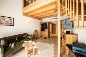 TV a/nebo společenská místnost v ubytování Hotel Weisser Bär