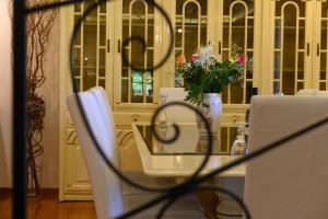 Posedenie v ubytovaní Grand Villa Roubana