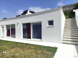 Budova, v ktorej sa vila nachádza