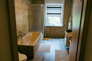 Ένα μπάνιο στο Ferienwohnung Klink +13 φωτογραφίες