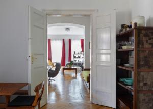 Posedenie v ubytovaní Bright & Spacious Loft With Basilica View