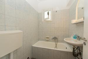 Ванна кімната в villa polemis