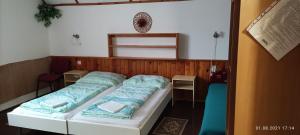 Ein Bett oder Betten in einem Zimmer der Unterkunft Ubytovanie 184, Bed and Braekfast 184