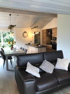 Kuchyň nebo kuchyňský kout v ubytování Chalet des Campanules avec Sauna
